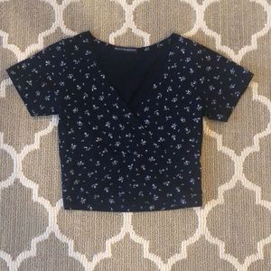 Brandy Melville navy crop top